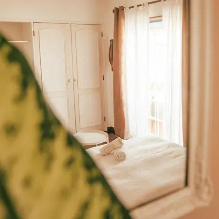 Ericeira Soulsurfers Guesthouse *